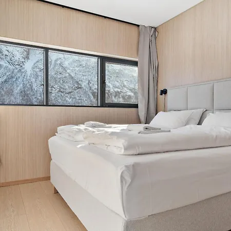 Holiday home Arctic Serenity Lofoten - Jacuzzi & Sauna Ll12