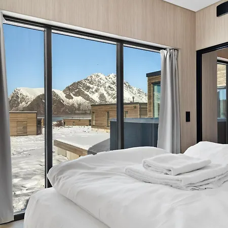 Arctic Serenity Lofoten - Jacuzzi & Sauna Ll12 Holiday home *